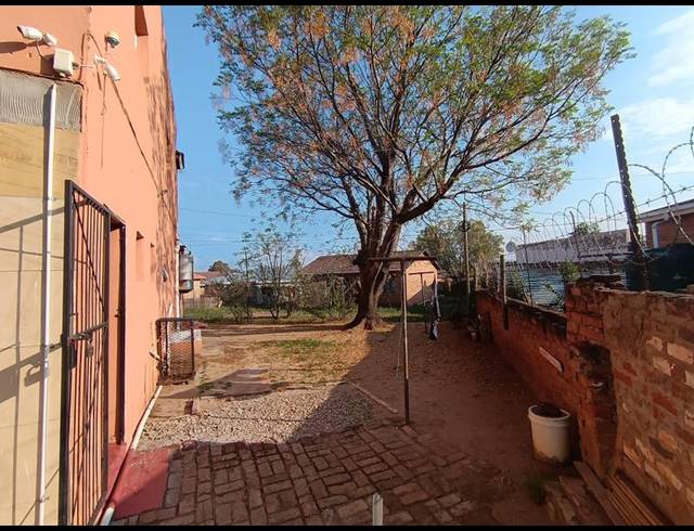 13 BEDROOM HOUSE FOR SALE IN MADEIRA PARK